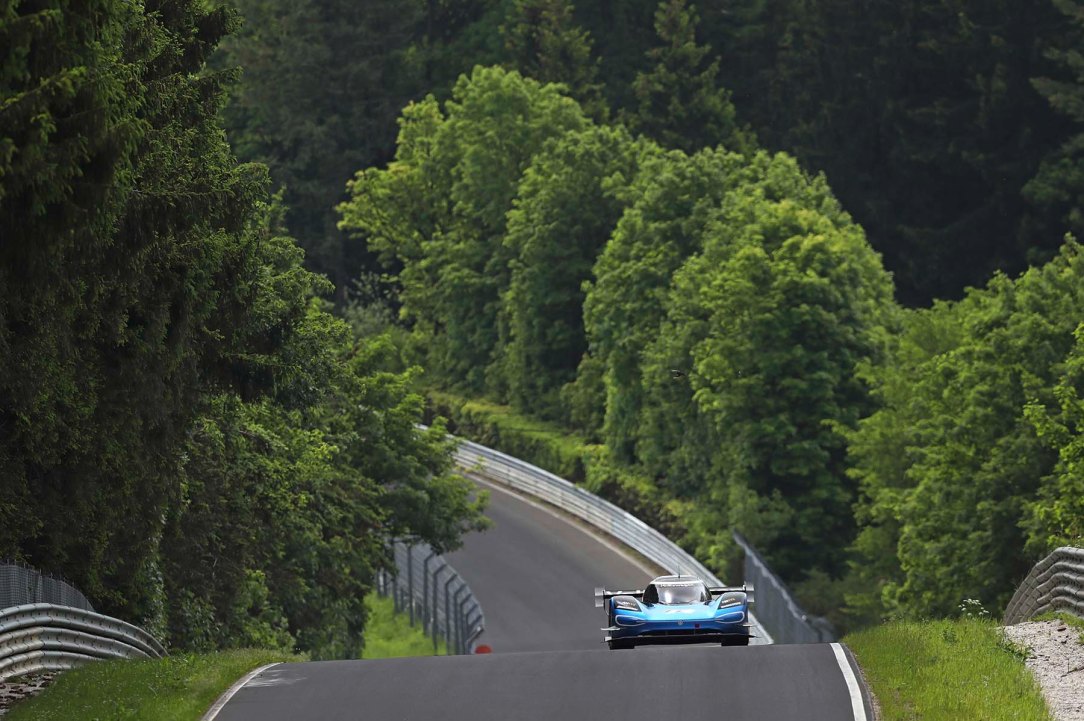 6:05.336 minutes – Volkswagen ID.R sets new electric record on